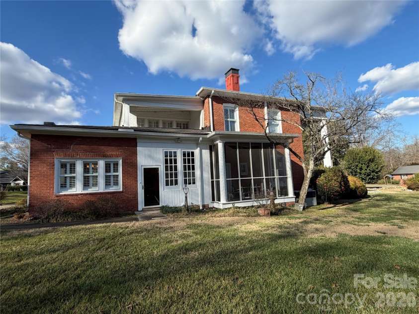 15 Kings Mountain Street, York, SC 29745.  MLS# CAR4336422, YatesRealty ID 13918. Side View 3