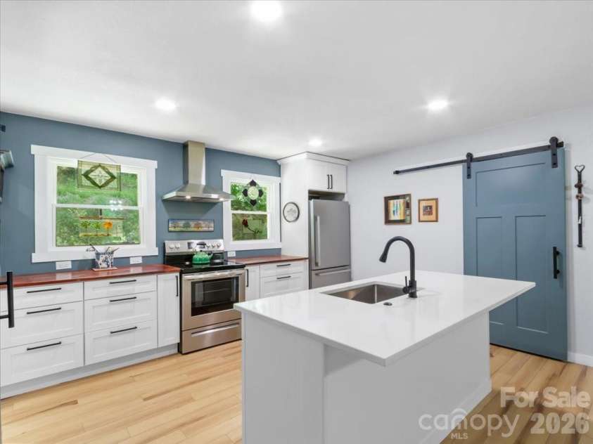 1280 Old Mine Fork Road, Burnsville, NC 28714.  MLS# CAR4400499, YatesRealty ID 13919. 