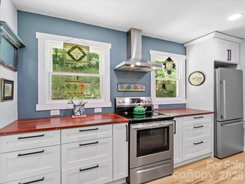 1280 Old Mine Fork Road, Burnsville, NC 28714.  MLS# CAR4400499, YatesRealty ID 13919. 