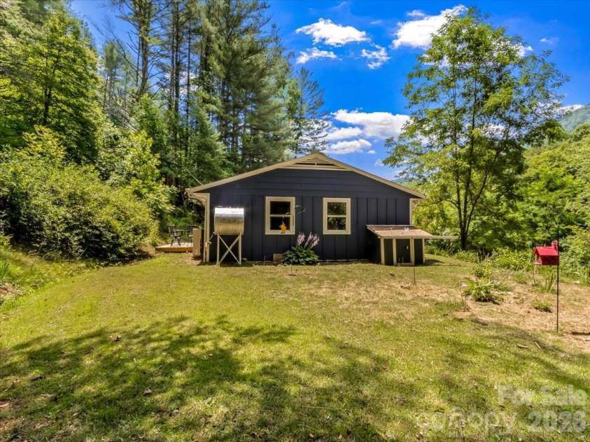 1280 Old Mine Fork Road, Burnsville, NC 28714.  MLS# CAR4400499, YatesRealty ID 13919. 