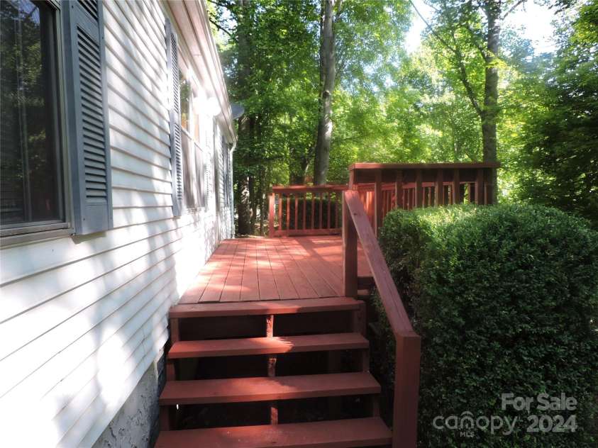 2271 Gouges Creek Road, Spruce Pine, NC 28777.  MLS# CAR4202059, YatesRealty ID 13919. 
