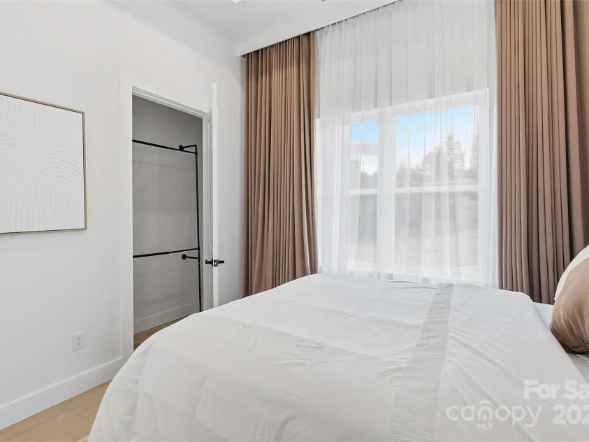 41 Richland Street, Waynesville, NC 28786.  MLS# CAR4330949, YatesRealty ID 1392. Bedroom