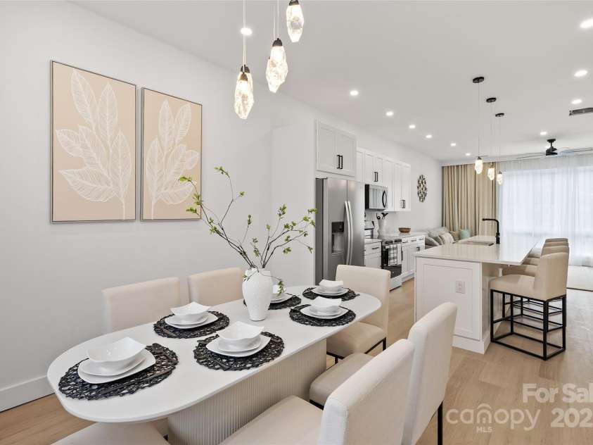 41 Richland Street, Waynesville, NC 28786.  MLS# CAR4330949, YatesRealty ID 1392. Dining area