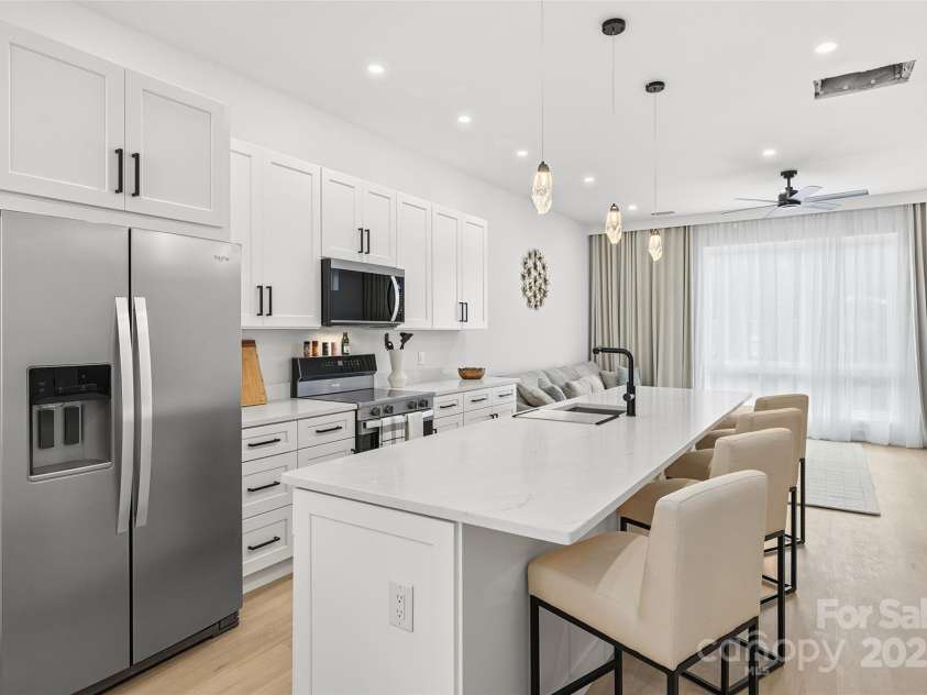 41 Richland Street, Waynesville, NC 28786.  MLS# CAR4330949, YatesRealty ID 1392. Kitchen