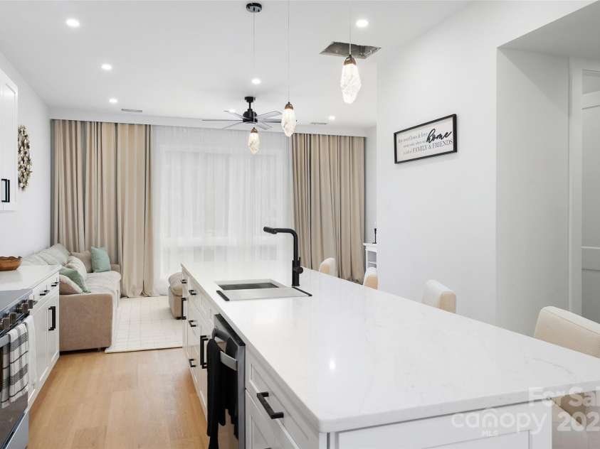 41 Richland Street, Waynesville, NC 28786.  MLS# CAR4330949, YatesRealty ID 1392. Kitchen and Dining