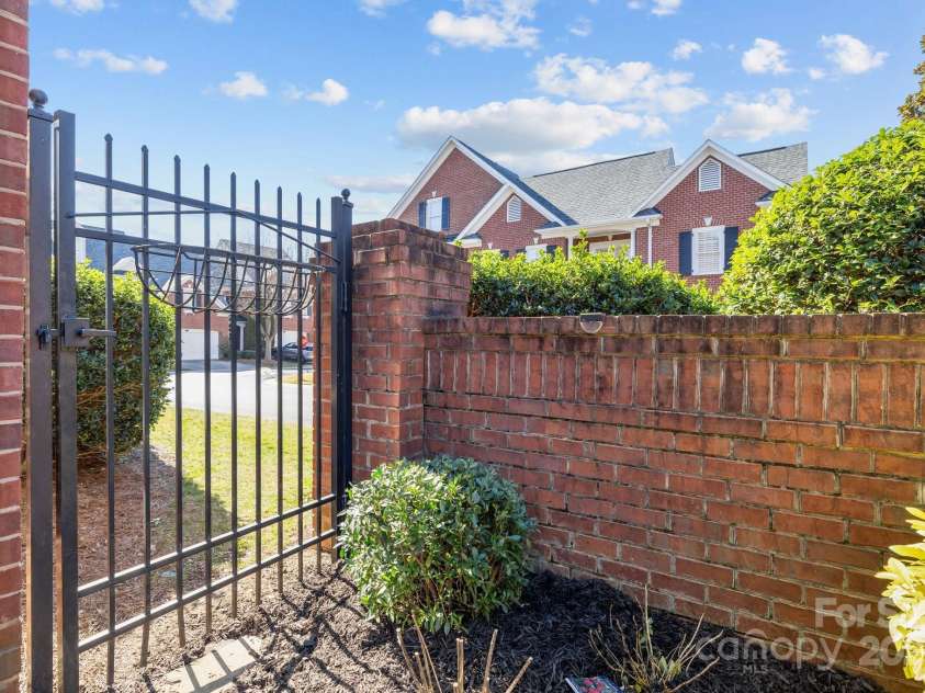 7543 Bluestar Lane, Charlotte, NC 28226.  MLS# CAR4220288, YatesRealty ID 1392. 