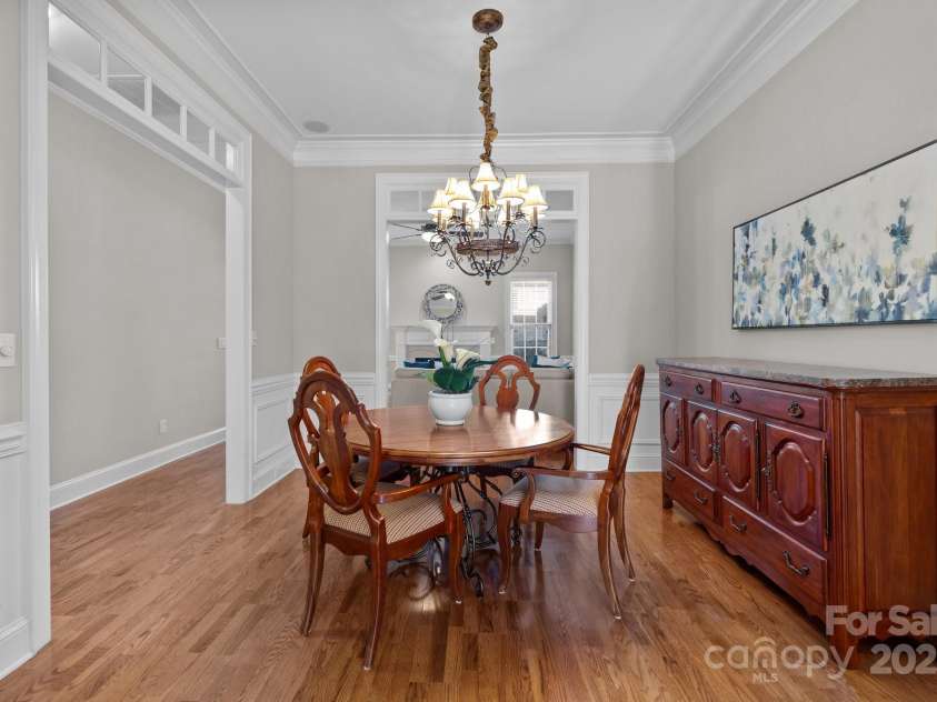 7543 Bluestar Lane, Charlotte, NC 28226.  MLS# CAR4220288, YatesRealty ID 1392. Dining
