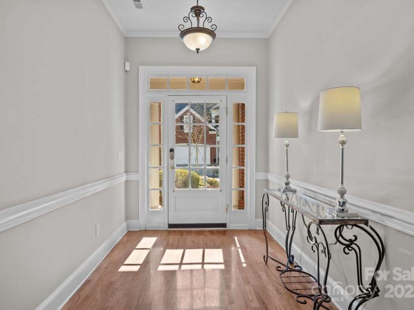 7543 Bluestar Lane, Charlotte, NC 28226.  MLS# CAR4220288, YatesRealty ID 1392. Entry Foyer