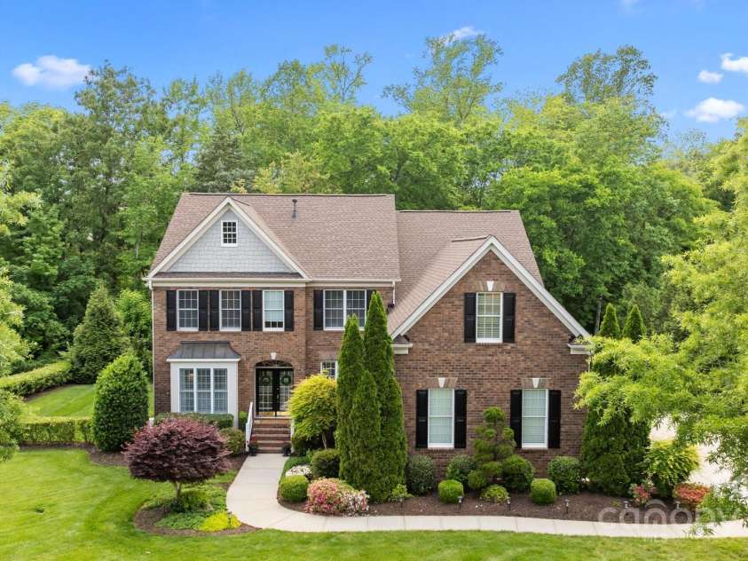 2025 Groves Edge Lane, Waxhaw, NC 28173.  MLS# CAR4252421, YatesRealty ID 13920. 