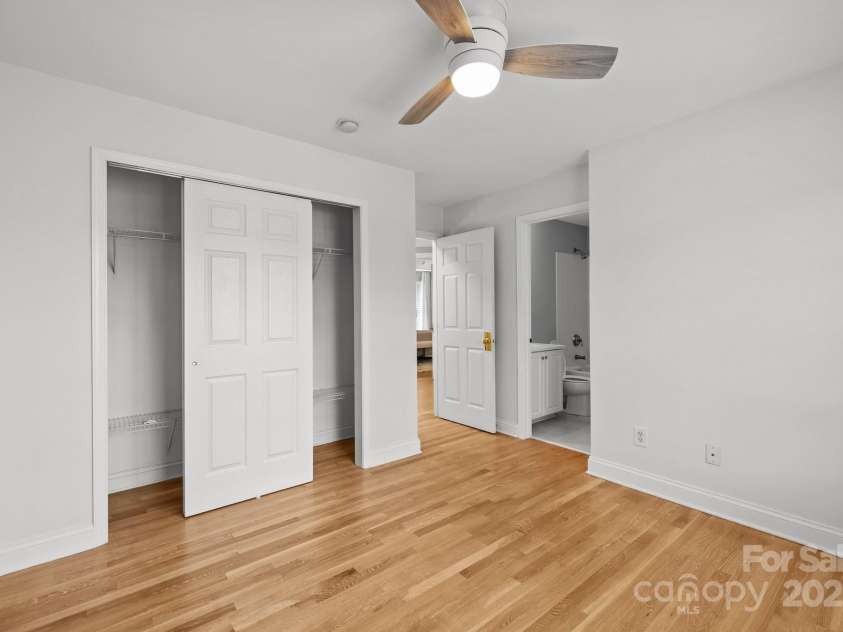 2025 Groves Edge Lane, Waxhaw, NC 28173.  MLS# CAR4252421, YatesRealty ID 13920. 