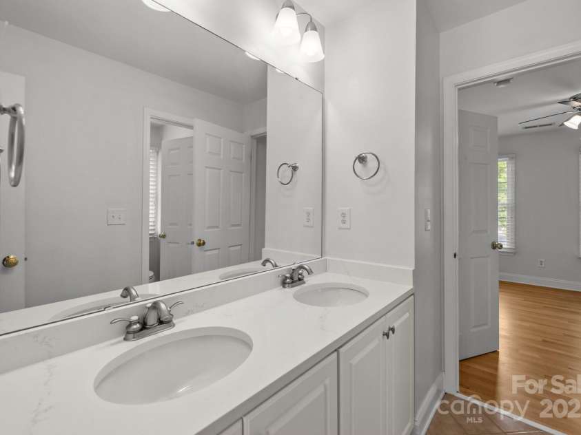 2025 Groves Edge Lane, Waxhaw, NC 28173.  MLS# CAR4252421, YatesRealty ID 13920. 