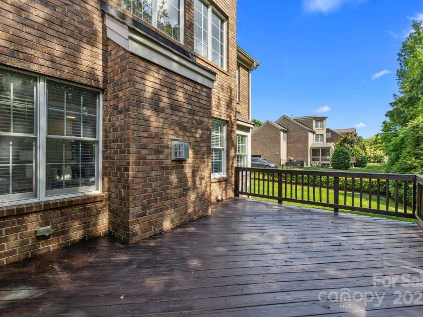 2025 Groves Edge Lane, Waxhaw, NC 28173.  MLS# CAR4252421, YatesRealty ID 13920. 