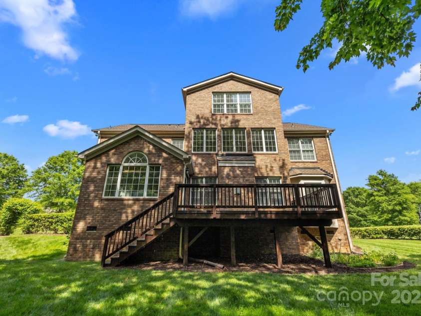2025 Groves Edge Lane, Waxhaw, NC 28173.  MLS# CAR4252421, YatesRealty ID 13920. 
