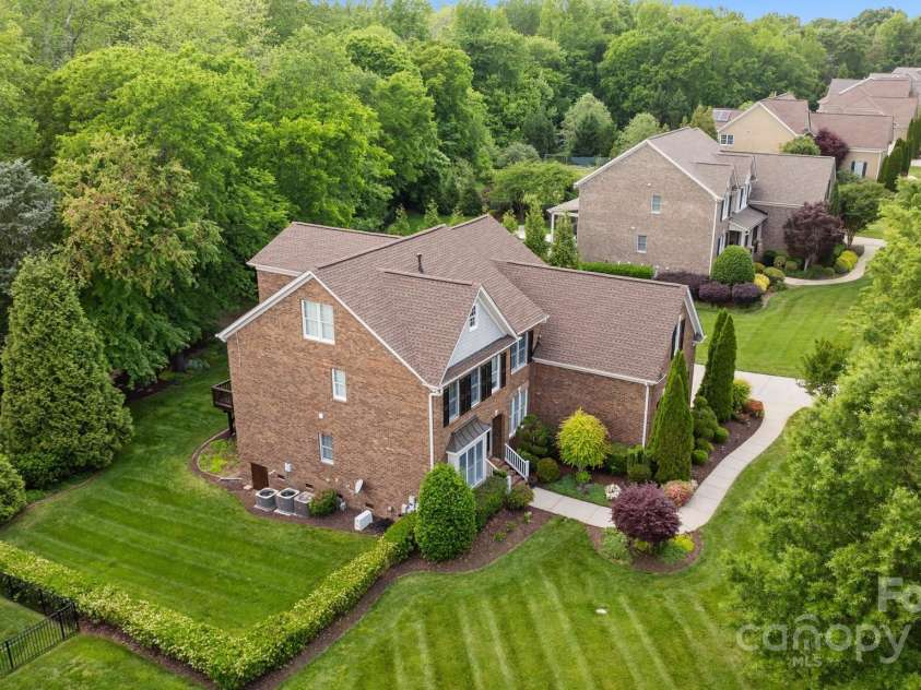 2025 Groves Edge Lane, Waxhaw, NC 28173.  MLS# CAR4252421, YatesRealty ID 13920. 