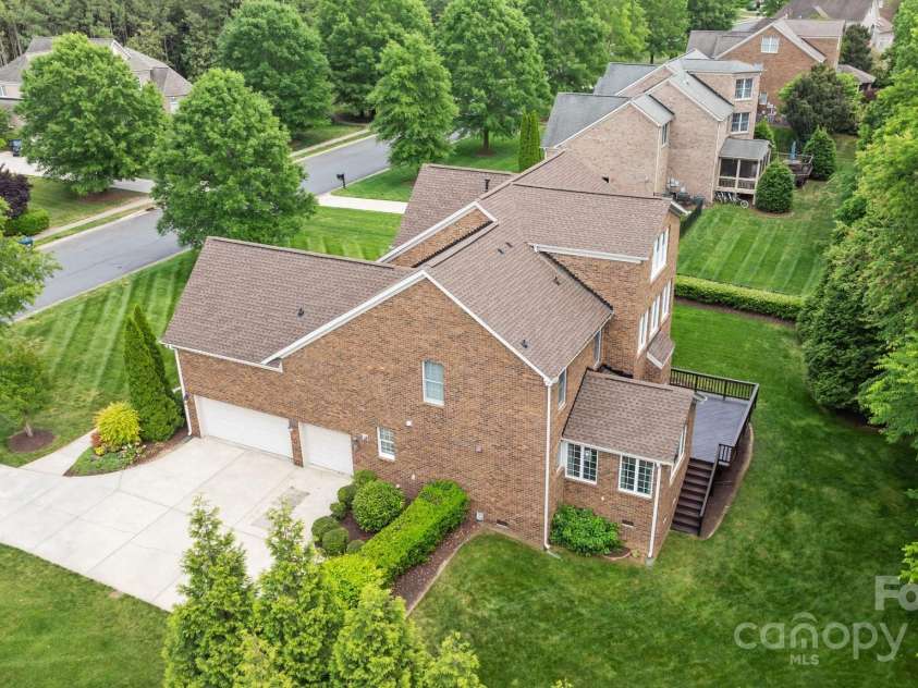 2025 Groves Edge Lane, Waxhaw, NC 28173.  MLS# CAR4252421, YatesRealty ID 13920. 