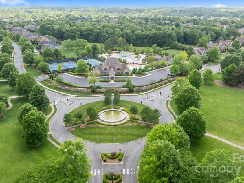 2025 Groves Edge Lane, Waxhaw, NC 28173.  MLS# CAR4252421, YatesRealty ID 13920. 