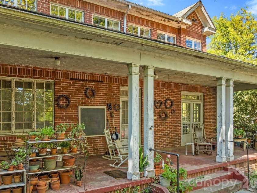 414 Beaucatcher Road, Asheville, NC 28805.  MLS# CAR4314070, YatesRealty ID 13920. 