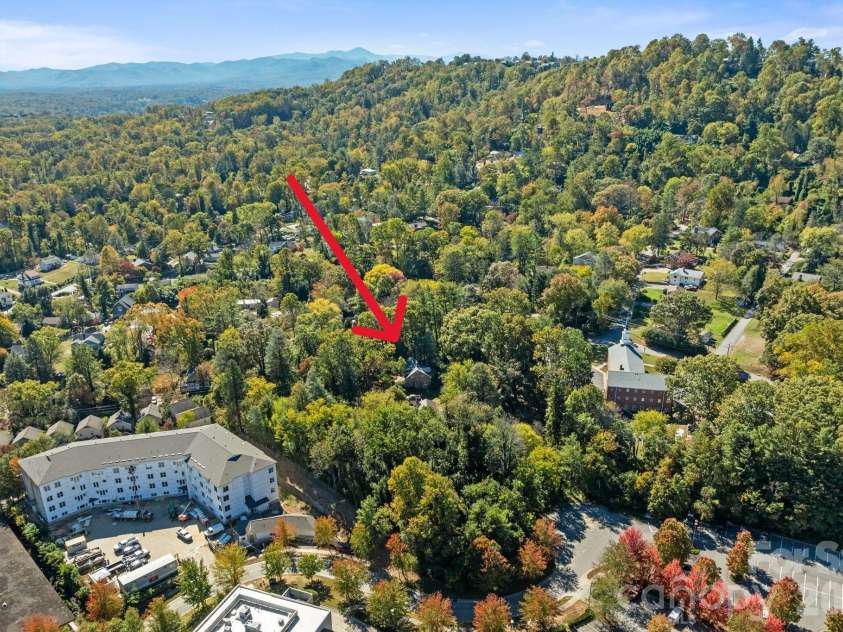 414 Beaucatcher Road, Asheville, NC 28805.  MLS# CAR4314070, YatesRealty ID 13920. 