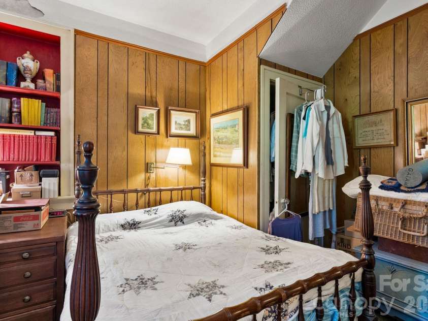 414 Beaucatcher Road, Asheville, NC 28805.  MLS# CAR4314070, YatesRealty ID 13920. 