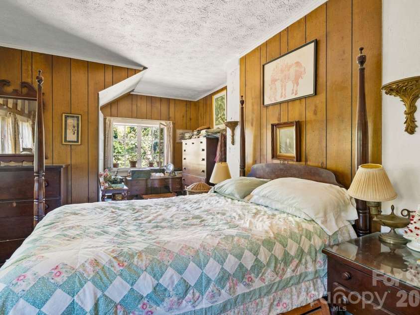 414 Beaucatcher Road, Asheville, NC 28805.  MLS# CAR4314070, YatesRealty ID 13920. 