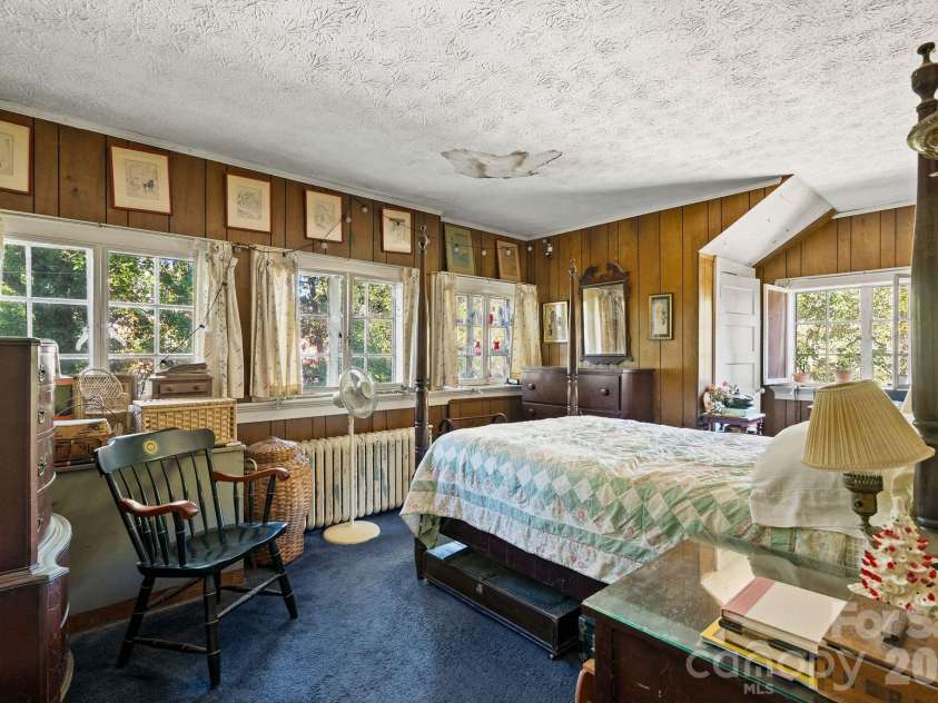 414 Beaucatcher Road, Asheville, NC 28805.  MLS# CAR4314070, YatesRealty ID 13920. 