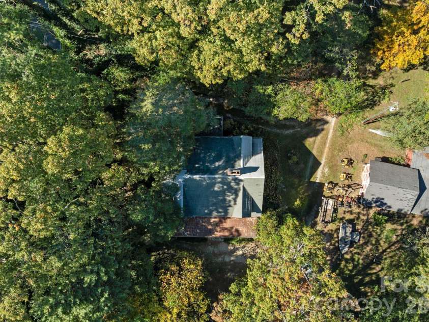 414 Beaucatcher Road, Asheville, NC 28805.  MLS# CAR4314070, YatesRealty ID 13920. 