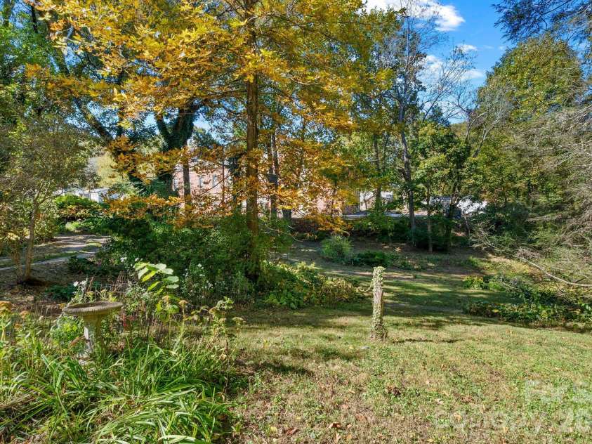 414 Beaucatcher Road, Asheville, NC 28805.  MLS# CAR4314070, YatesRealty ID 13920. 