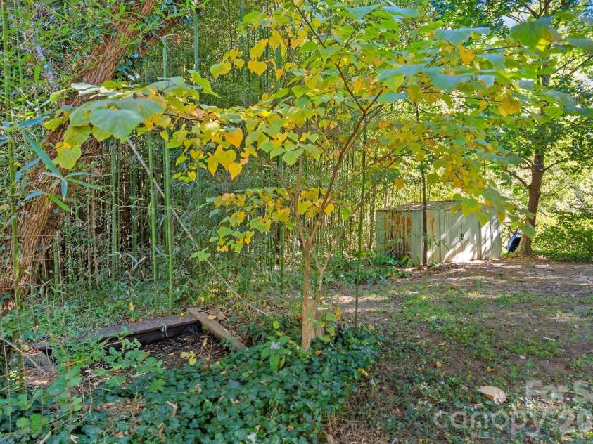 414 Beaucatcher Road, Asheville, NC 28805.  MLS# CAR4314070, YatesRealty ID 13920. 
