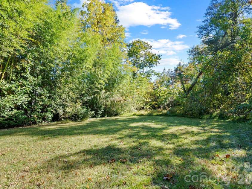 414 Beaucatcher Road, Asheville, NC 28805.  MLS# CAR4314070, YatesRealty ID 13920. 