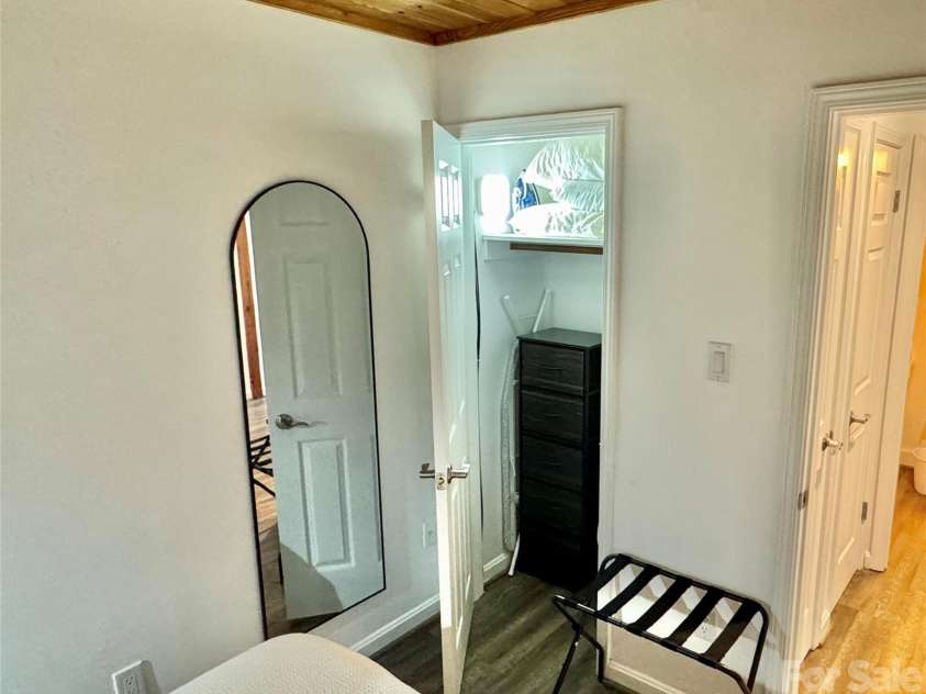 101 Sugar Ski Drive, Banner Elk, NC 28604.  MLS# CAR4368847, YatesRealty ID 13922. 