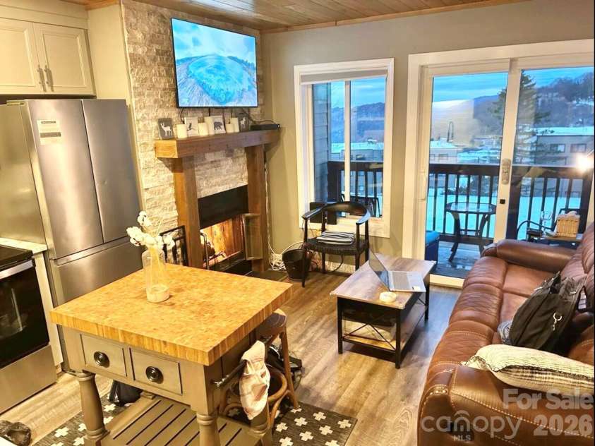 101 Sugar Ski Drive, Banner Elk, NC 28604.  MLS# CAR4368847, YatesRealty ID 13922. 