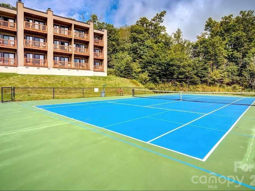 101 Sugar Ski Drive, Banner Elk, NC 28604.  MLS# CAR4368847, YatesRealty ID 13922. 