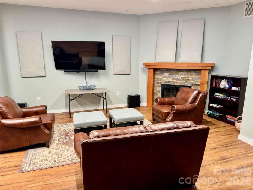 101 Sugar Ski Drive, Banner Elk, NC 28604.  MLS# CAR4368847, YatesRealty ID 13922. 