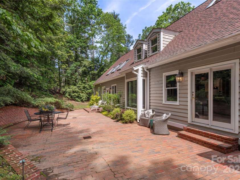 353 Dingle Creek Lane, Asheville, NC 28803.  MLS# CAR4258995, YatesRealty ID 13922. Expansive Private Patio