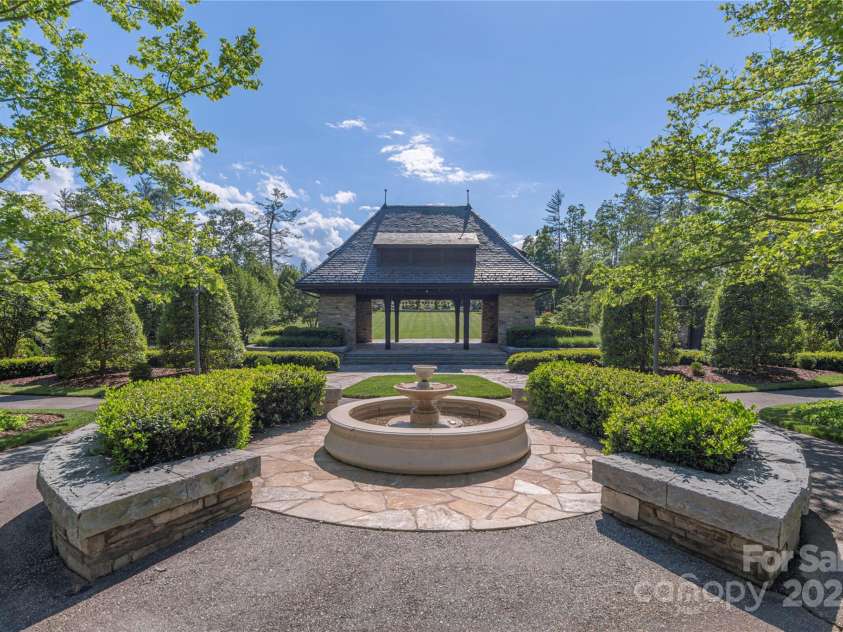 353 Dingle Creek Lane, Asheville, NC 28803.  MLS# CAR4258995, YatesRealty ID 13922. Longmeadow Park