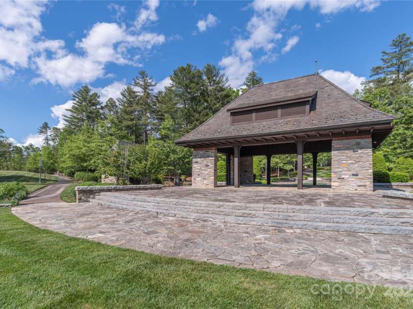 353 Dingle Creek Lane, Asheville, NC 28803.  MLS# CAR4258995, YatesRealty ID 13922. Longmeadow Park