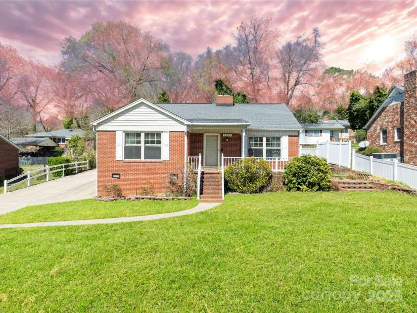 1912 Old West Lane, Gastonia, NC 28052.  MLS# CAR4239885, YatesRealty ID 13923. 