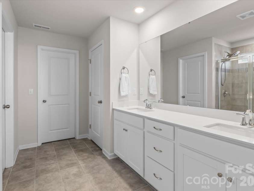 7418 Echoing Hills Lane, Maiden, NC 28650.  MLS# CAR4358431, YatesRealty ID 13923. 