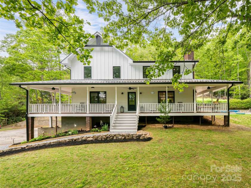 48 Walter Morgan Drive, Asheville, NC 28803.  MLS# CAR4257189, YatesRealty ID 13926. Front of Main house