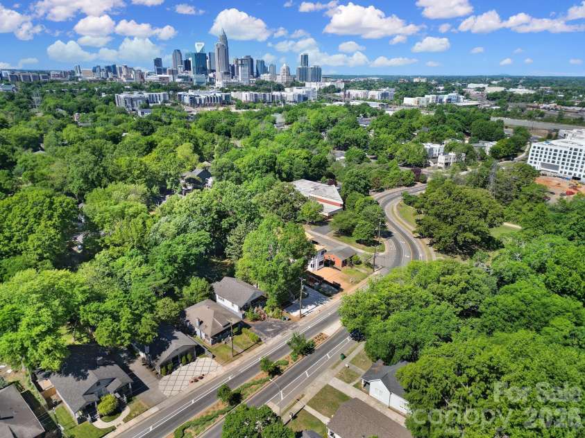 815 Parkwood Avenue, Charlotte, NC 28205.  MLS# CAR4371000, YatesRealty ID 13926. 