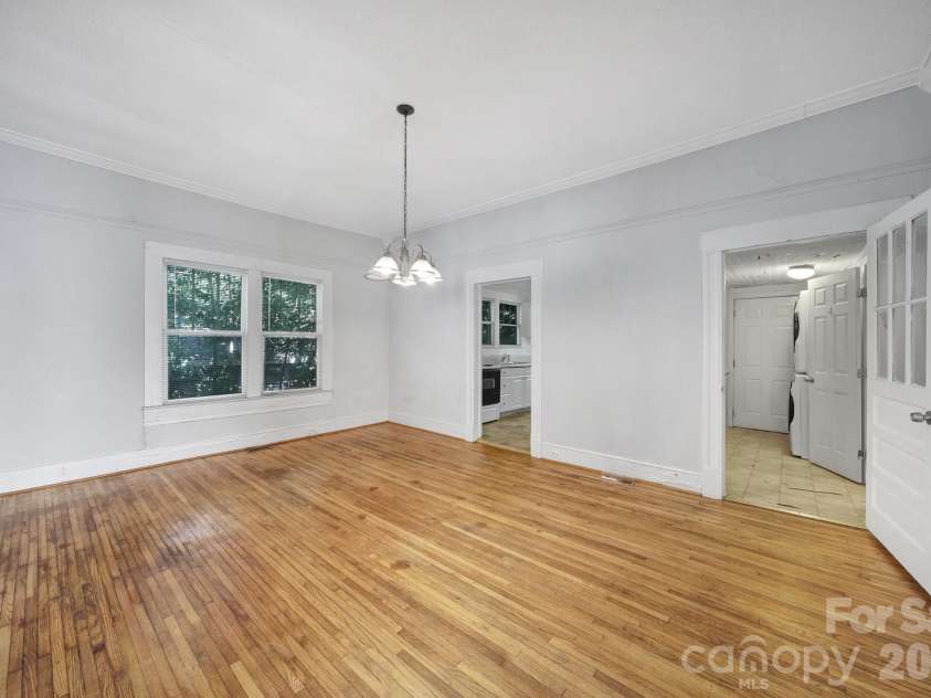 815 Parkwood Avenue, Charlotte, NC 28205.  MLS# CAR4371000, YatesRealty ID 13926. 