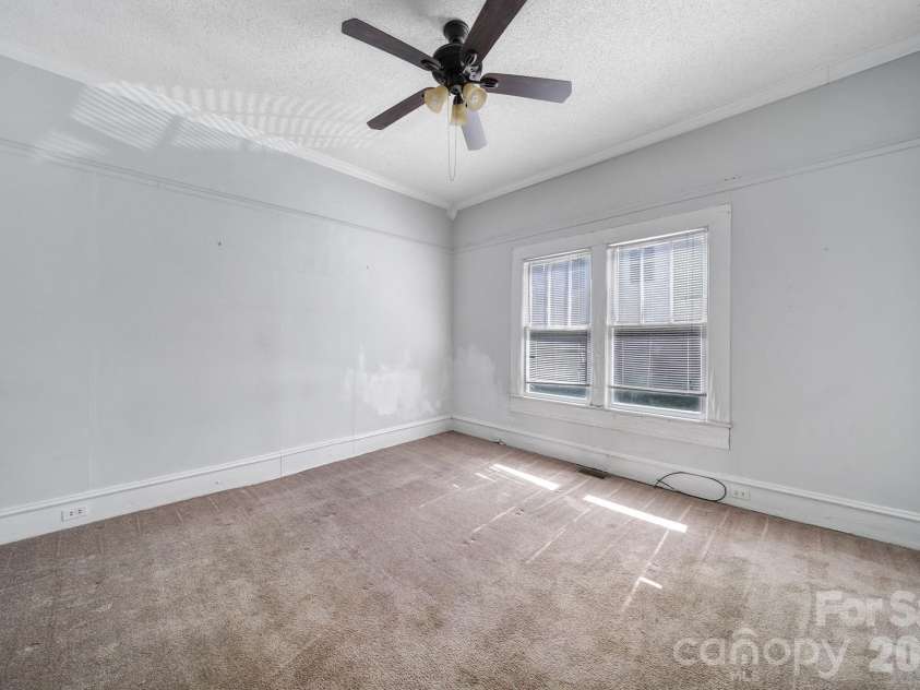 815 Parkwood Avenue, Charlotte, NC 28205.  MLS# CAR4371000, YatesRealty ID 13926. 