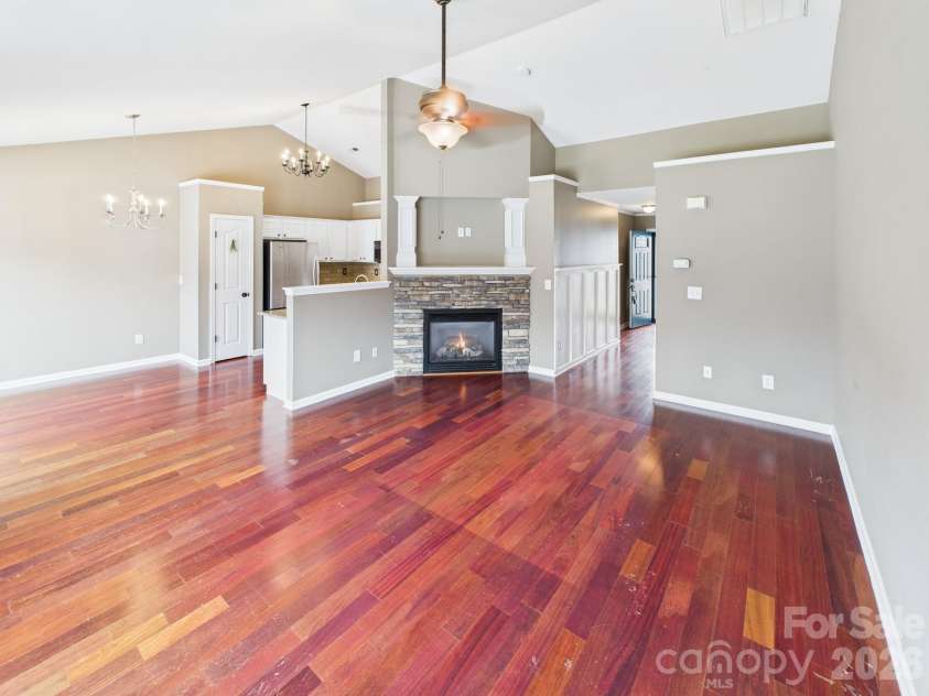 105 Milroy Lane, Mooresville, NC 28115.  MLS# CAR4355248, YatesRealty ID 13927. 