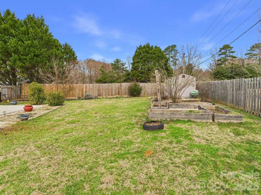 105 Milroy Lane, Mooresville, NC 28115.  MLS# CAR4355248, YatesRealty ID 13927. 