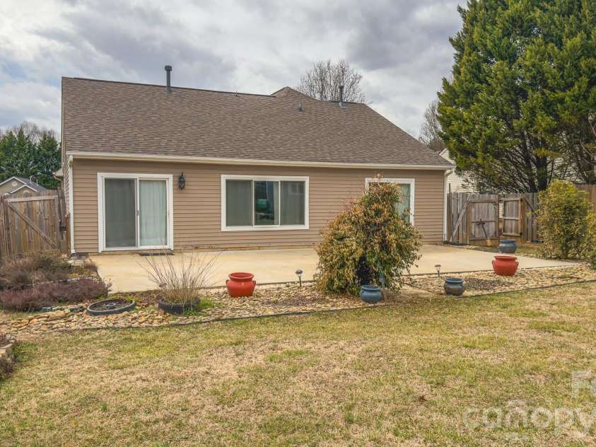 105 Milroy Lane, Mooresville, NC 28115.  MLS# CAR4355248, YatesRealty ID 13927. 