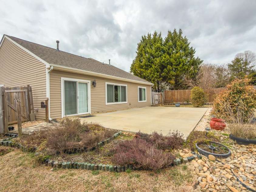 105 Milroy Lane, Mooresville, NC 28115.  MLS# CAR4355248, YatesRealty ID 13927. 
