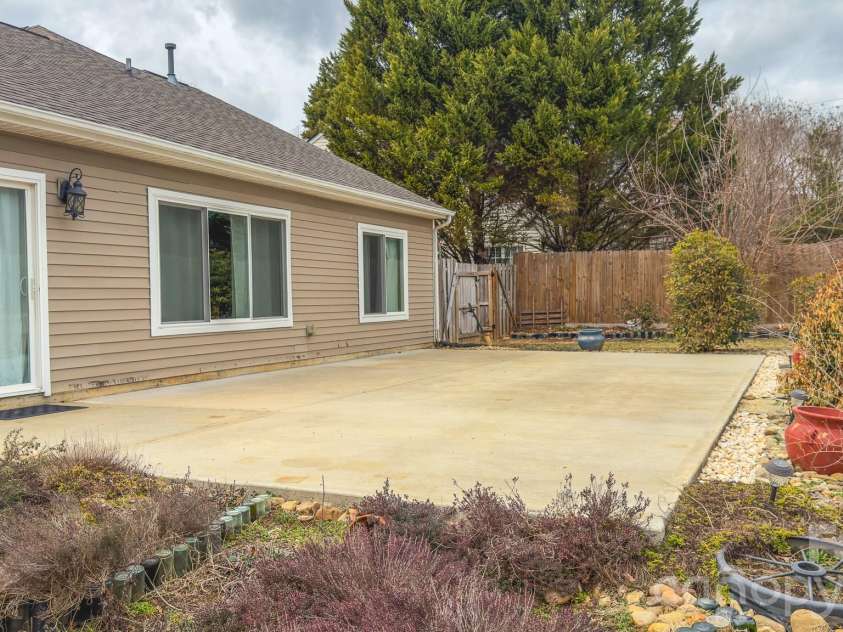 105 Milroy Lane, Mooresville, NC 28115.  MLS# CAR4355248, YatesRealty ID 13927. 