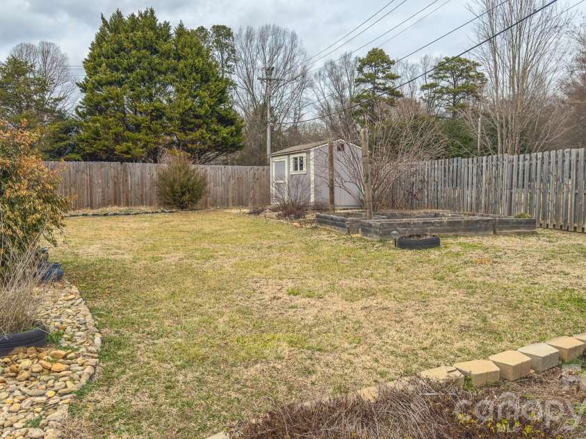 105 Milroy Lane, Mooresville, NC 28115.  MLS# CAR4355248, YatesRealty ID 13927. 