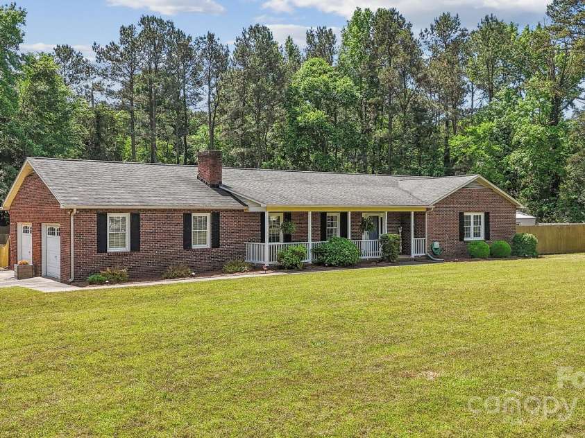 1753 Elmwood Drive, Rock Hill, SC 29730.  MLS# CAR4257327, YatesRealty ID 13927. 