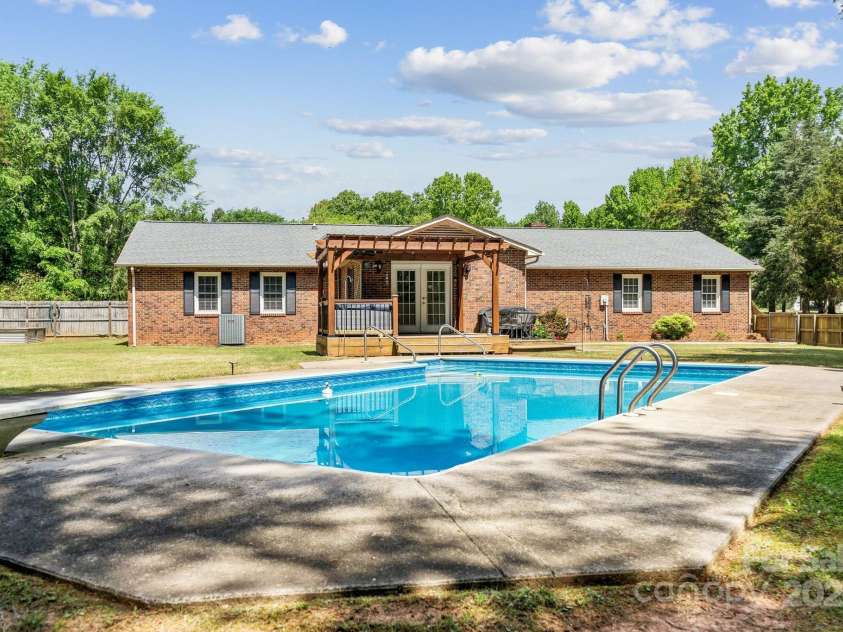 1753 Elmwood Drive, Rock Hill, SC 29730.  MLS# CAR4257327, YatesRealty ID 13927. 